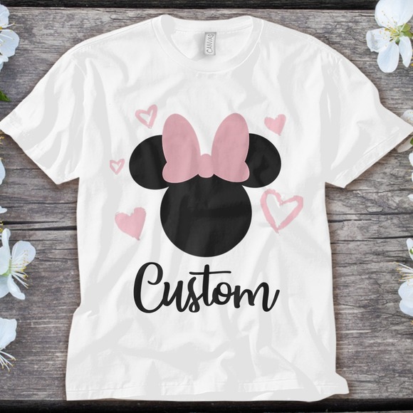 Disney Minnie Mouse Minnie Heart Custom Name T-shirt Unisex Adult T-shirt - Picture 1 of 2